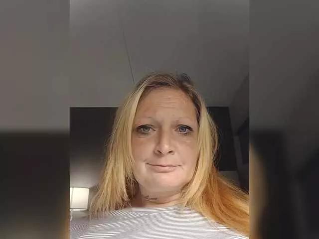 Adelaideskyy on BongaCams 