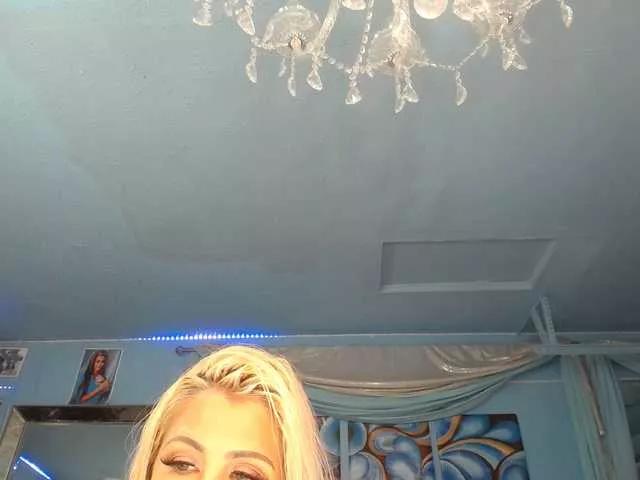 adrianna_fox on BongaCams 