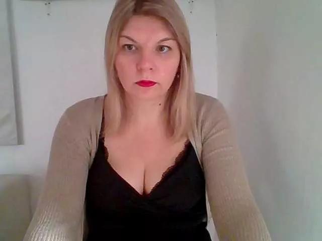 AdriannaLove on BongaCams 