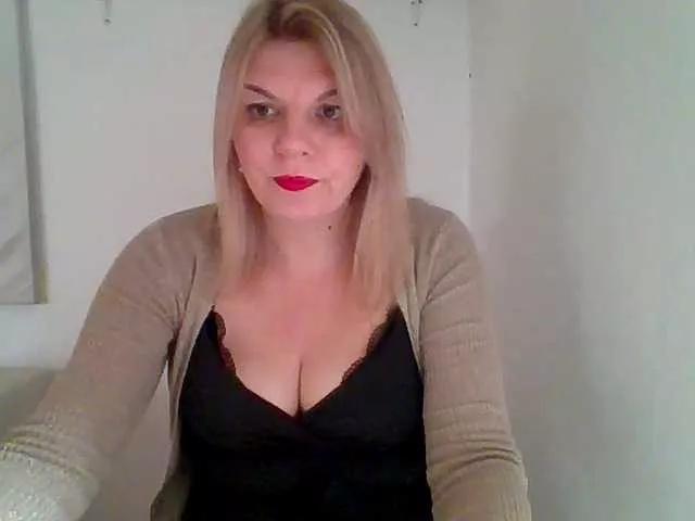 AdriannaLove on BongaCams 