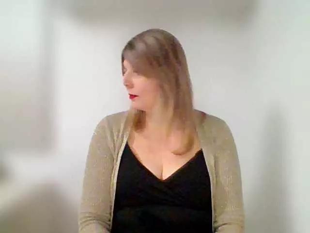 AdriannaLove on BongaCams 