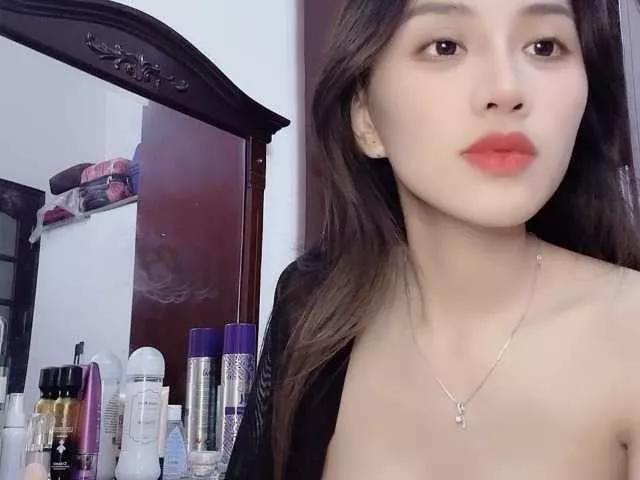 Aimee120 on BongaCams 