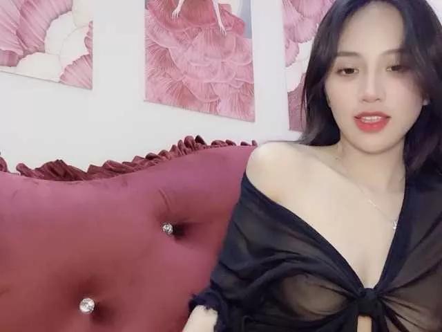 Aimee120 on BongaCams 