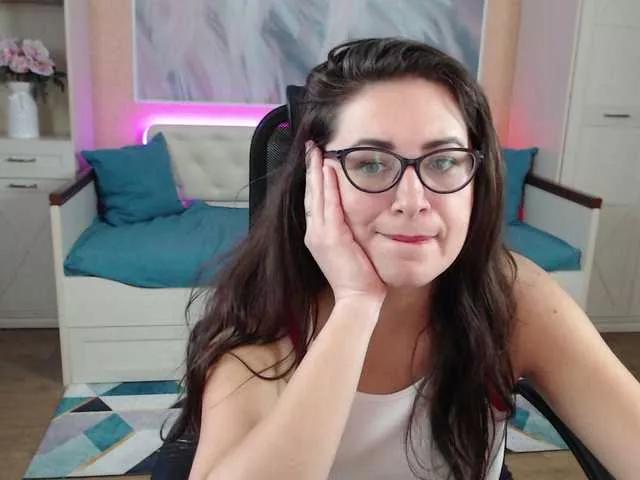 AlicaMiller on BongaCams 