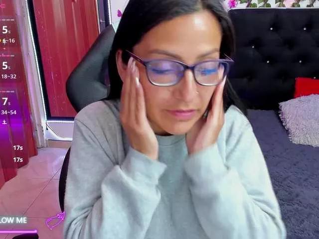 alma-blue on BongaCams 
