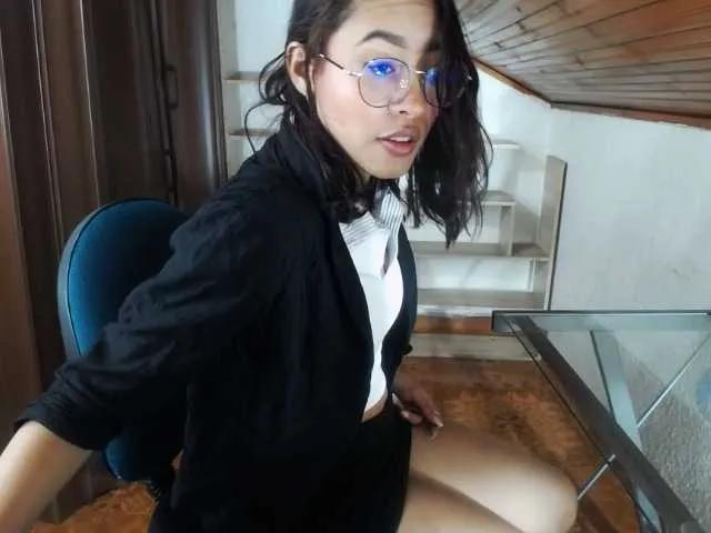 amy-lennox on BongaCams