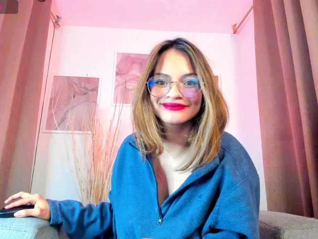 Angie-Pirs on BongaCams 