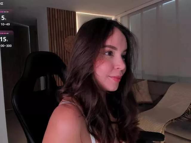 AnnieeHall on BongaCams 