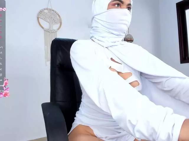 Aura-cuutee on BongaCams 