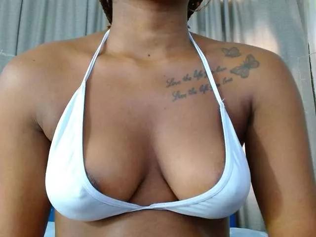 Beautyyebonyy on BongaCams 