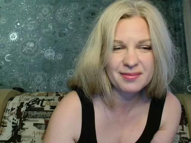 BlondeFox on BongaCams 