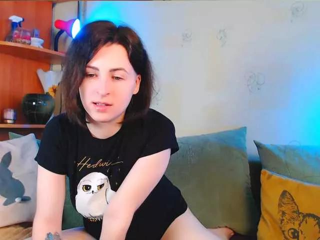 Caroline1995 on BongaCams 