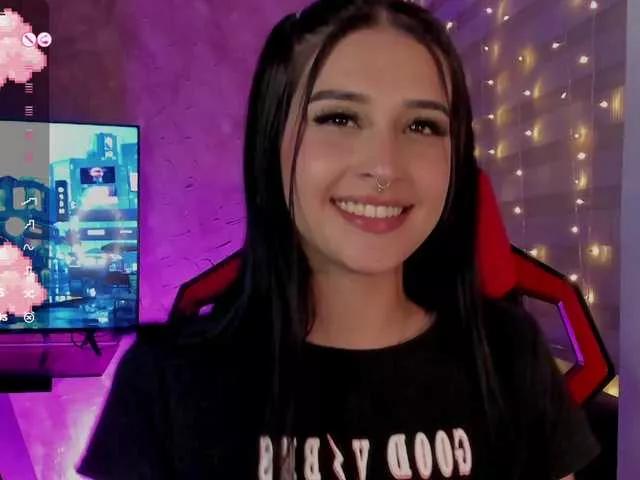 Charlotte-greys on BongaCams 