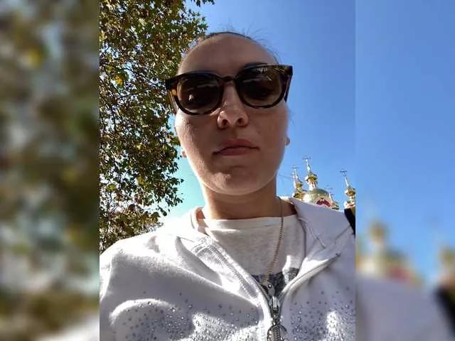 CherryLady-1 on BongaCams 