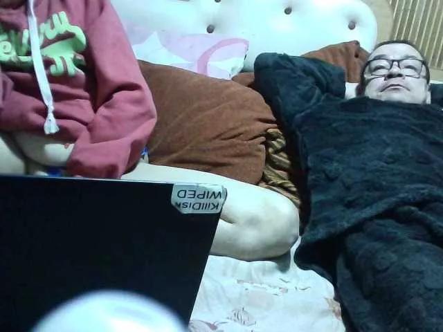 coupleofcoolx on BongaCams 
