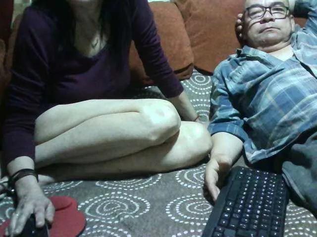 coupleofcoolx on BongaCams 