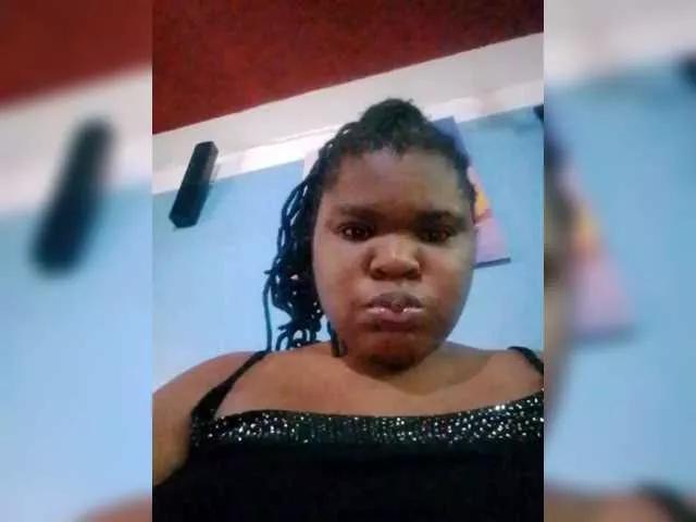 CreamyClit on BongaCams 