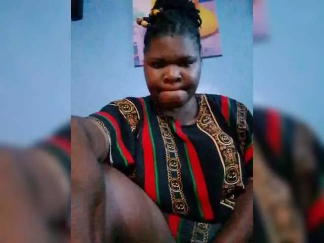 CreamyClit on BongaCams 
