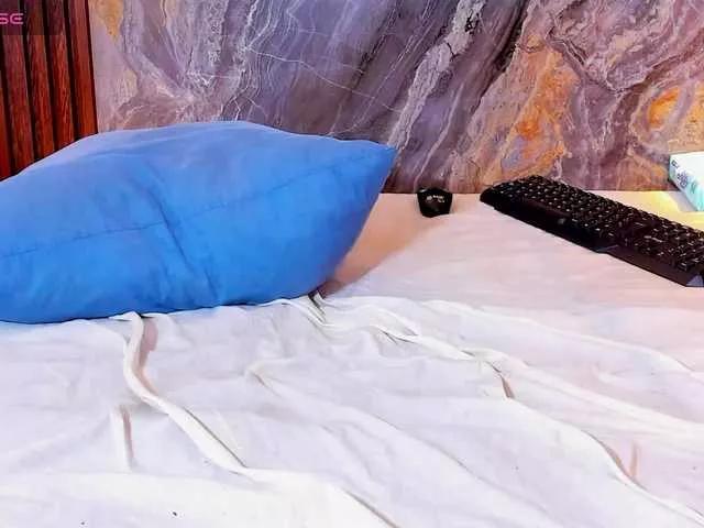 curvynaomhy on BongaCams 