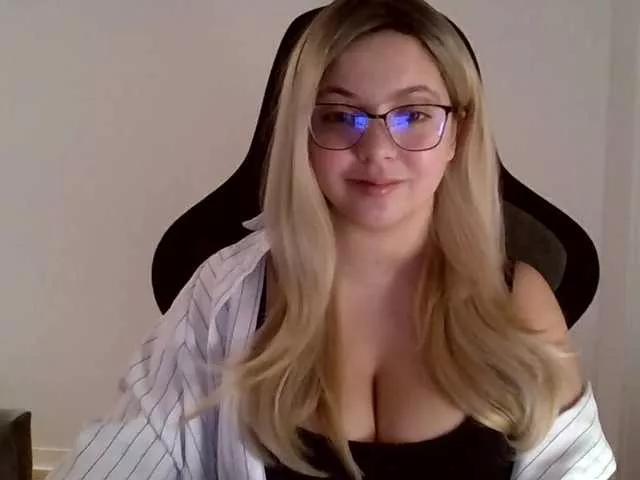 CynthiaGold on BongaCams 