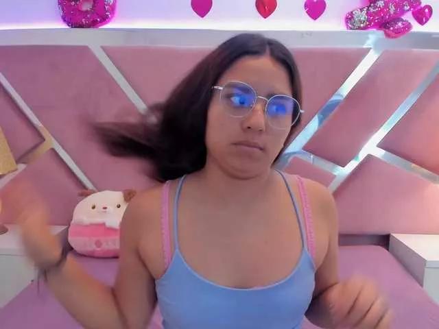 DafneMoore on BongaCams 