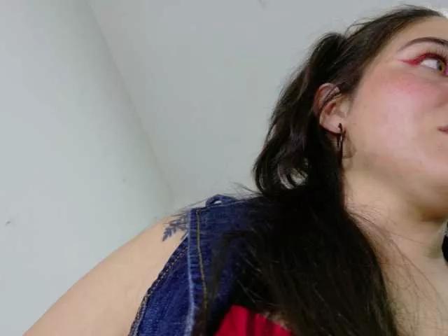 darlygoldenjhon on BongaCams 