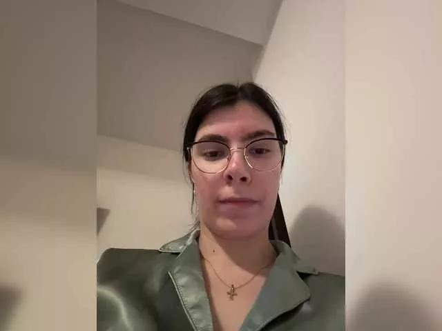 Offline Elinor21 on BongaCams