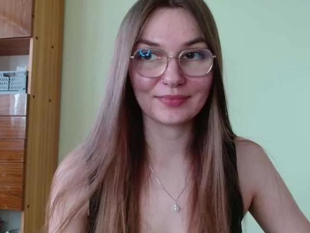Ellyxcute on BongaCams 