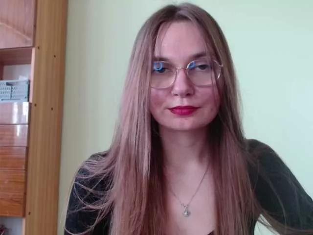 Ellyxcute on BongaCams 
