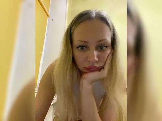 EmillyaW1 on BongaCams