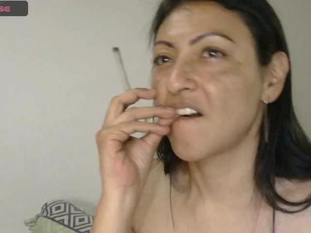 ErikaMartinez on BongaCams 