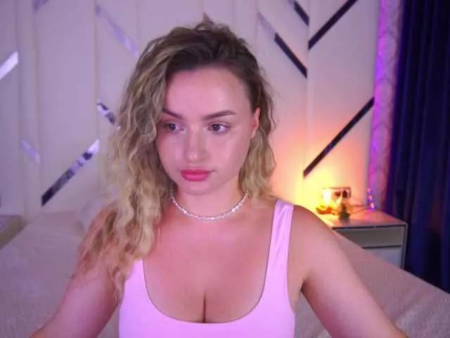 FloraGreys on BongaCams