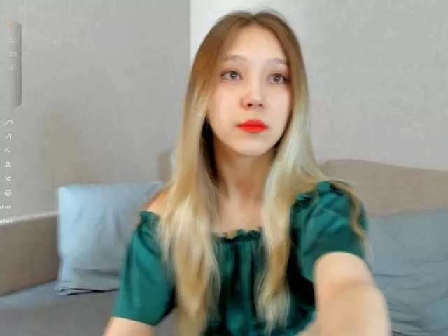 FloraMoonlight on BongaCams 