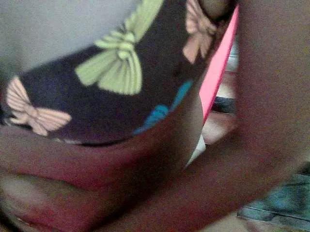 flowerhairypinay on BongaCams 