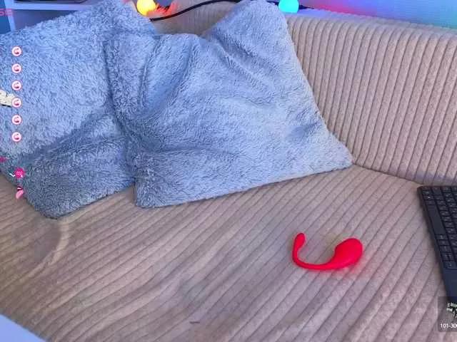 FrankieFoxie on BongaCams 