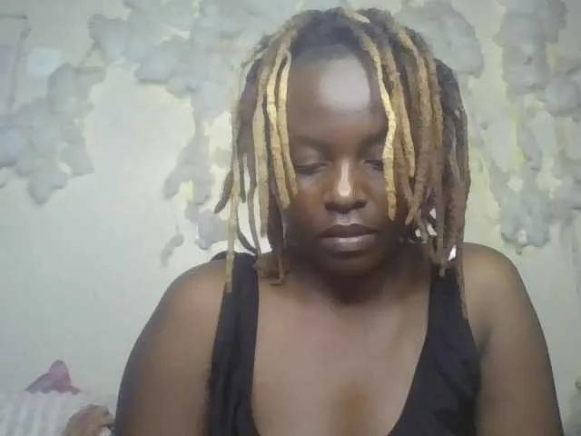 Offline freakcurvy8 on BongaCams