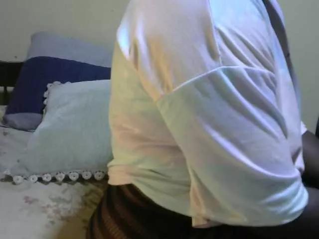 Hairypusssy on BongaCams 