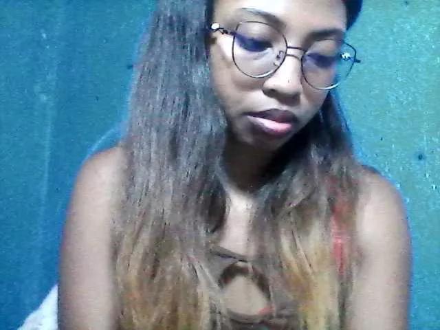 hatily2 on BongaCams 