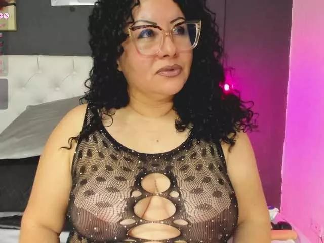 hazel-milf on BongaCams 