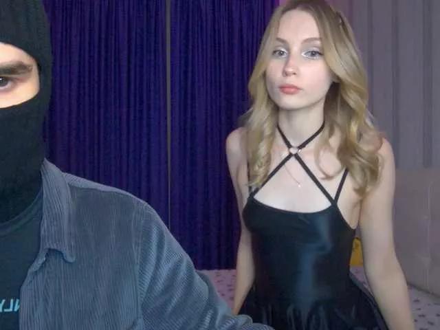 hollyJoys on BongaCams 