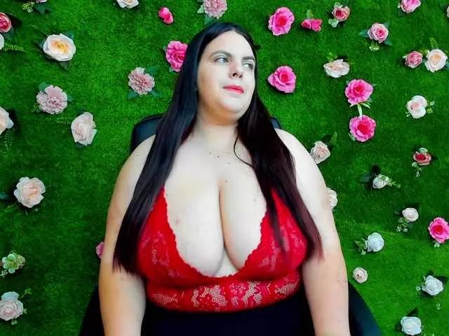 HugeTittiess on BongaCams 