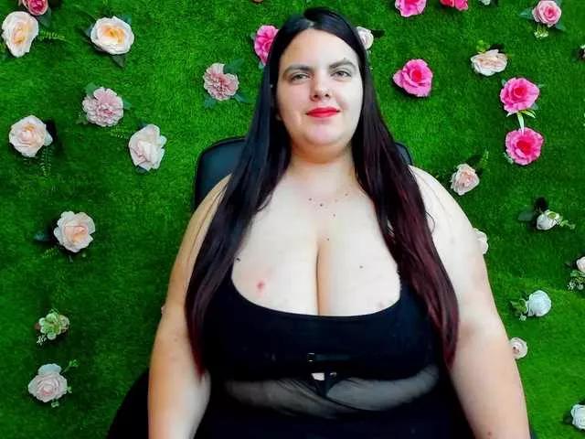 HugeTittiess on BongaCams 
