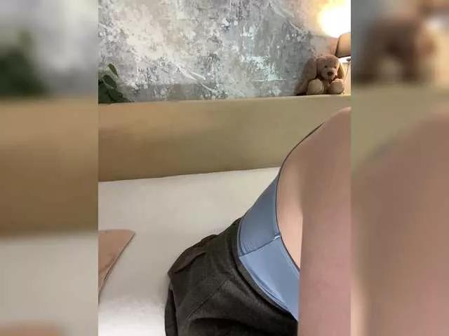 Incredible123 on BongaCams 