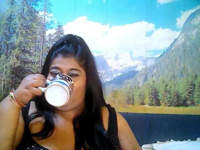 Offline indianhoney on BongaCams
