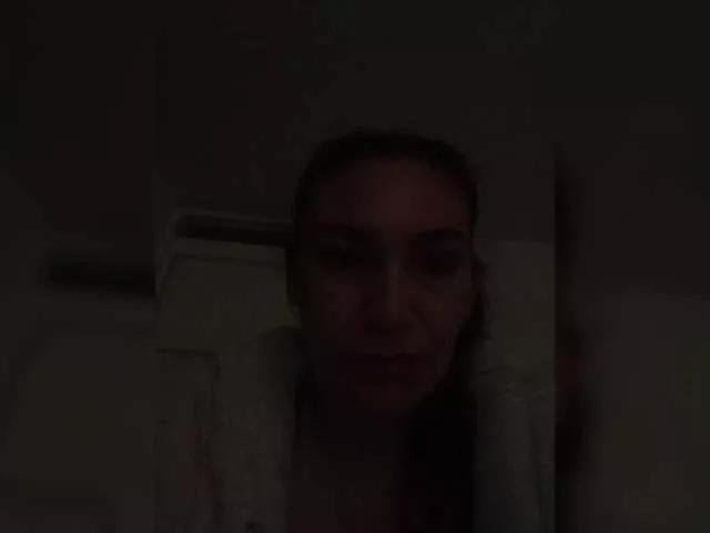 Ivannacrazy1 on BongaCams 