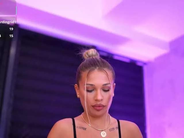 IvyRowa on BongaCams 
