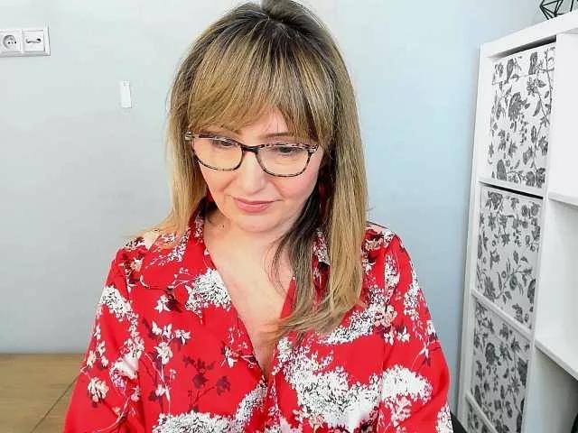 JustineAmore on BongaCams 