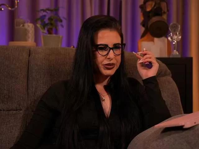 Offline KellyKent on BongaCams