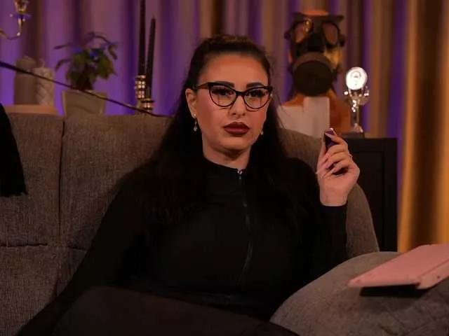 Offline KellyKent on BongaCams
