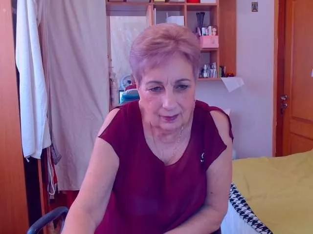 Kira9476 on BongaCams 